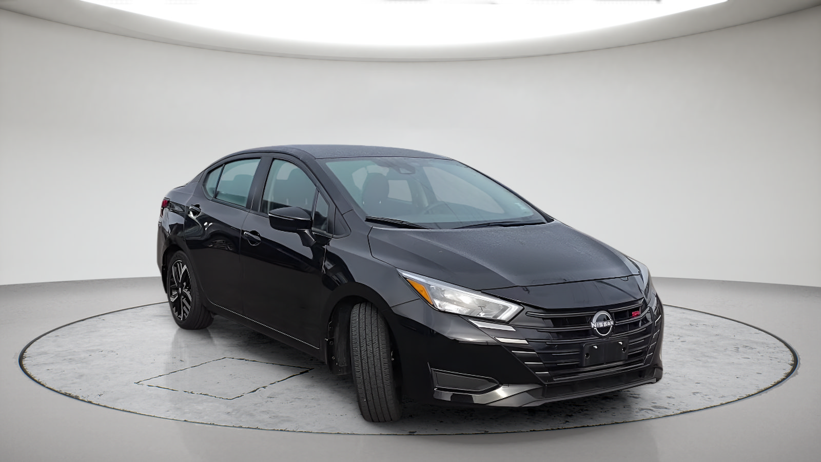 Used 2025 Nissan Versa SR w/ Trunk Package FWD image 3