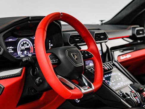 Used 2020 Lamborghini Urus image 48
