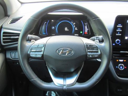 Used 2021 Hyundai Ioniq SE image 29