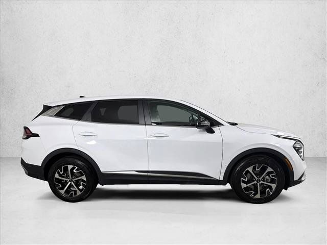 Used 2024 Kia Sportage EX FWD image 3