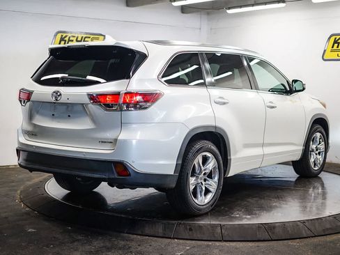 Used 2014 Toyota Highlander Limited w/ Driver Technology Package image 4