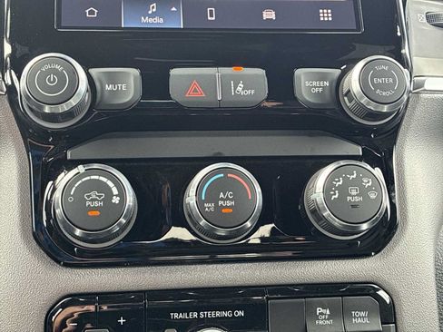 New 2026 RAM 1500 Express AWD/4WD image 16