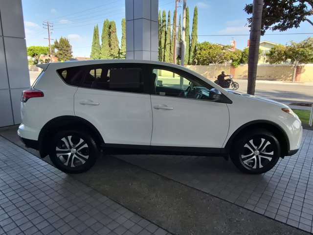 Used 2018 Toyota RAV4 LE w/ Carpet Mat Package FWD image 4
