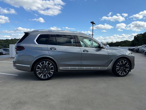 Used 2027 BMW X7 xDrive40i w/ Premium Package AWD/4WD image 7