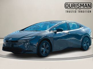 Used 2024 Toyota Prius LE video 2