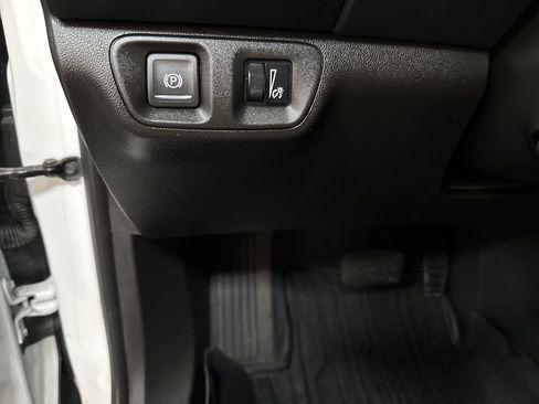 Used 2023 GMC Acadia AT4 w/ Preferred Package image 32