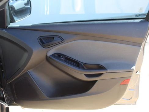 Used 2013 Ford Focus S image 30