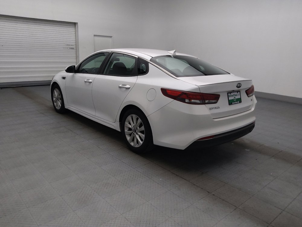 Used 2018 Kia Optima S FWD image 3