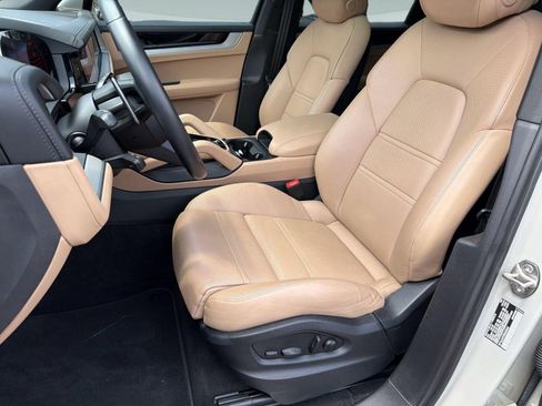 Certified 2024 Porsche Cayenne S AWD/4WD image 5