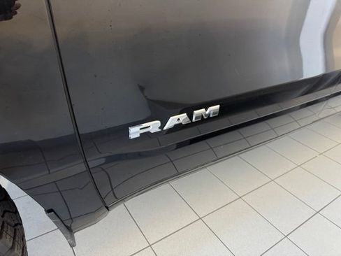 Used 2024 RAM 1500 Big Horn AWD/4WD image 40