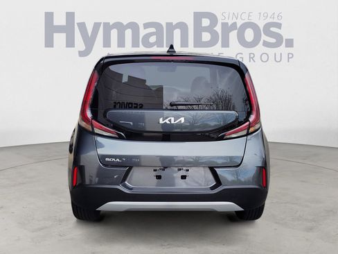 Used 2025 Kia Soul LX image 4