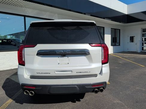 Used 2023 GMC Yukon Denali Ultimate w/ LPO, Floor Liner Package AWD/4WD image 8