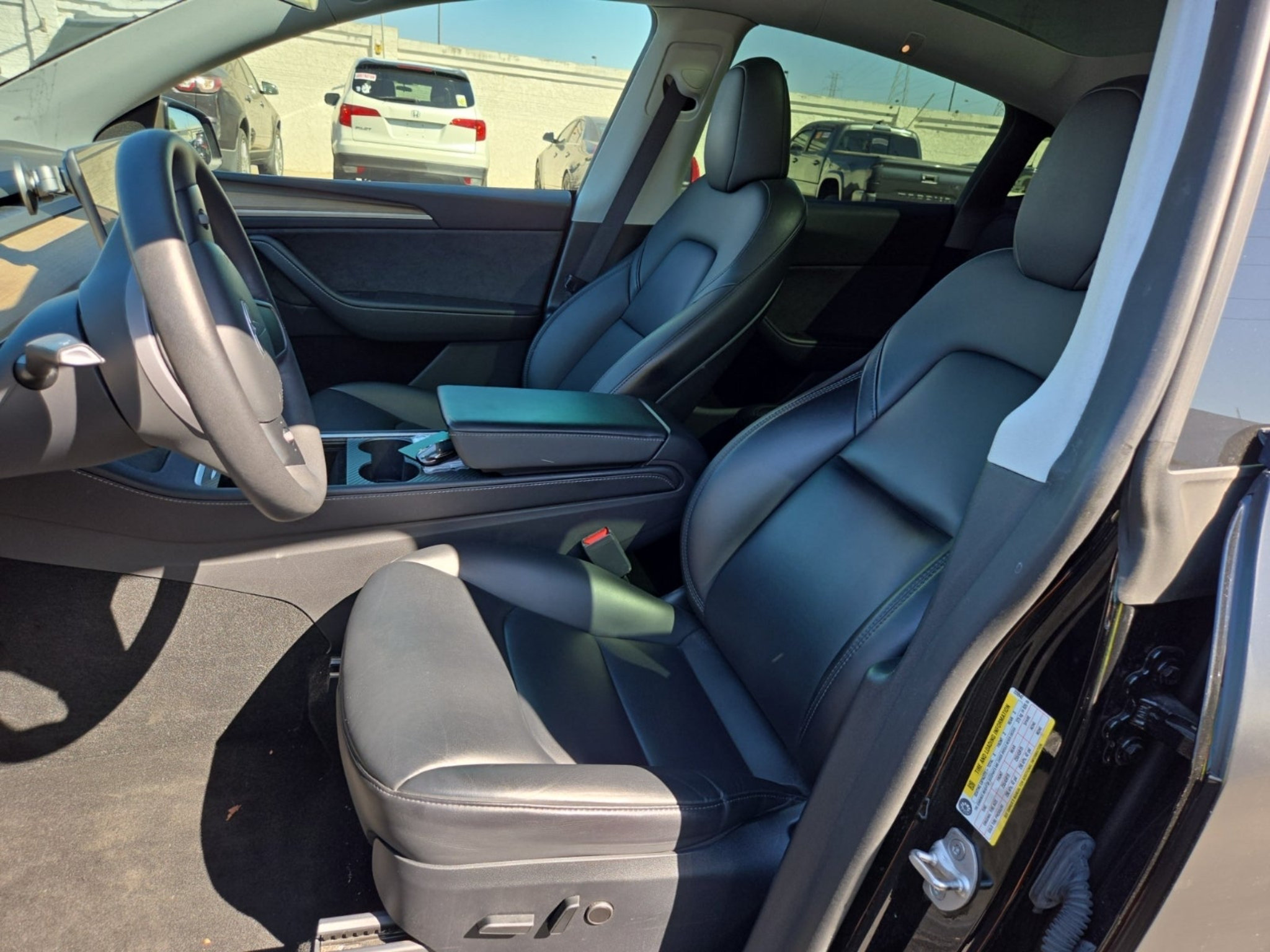 Used 2024 Tesla Model Y Long Range AWD/4WD image 3