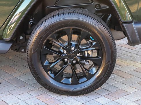 Used 2022 Jeep Wrangler Unlimited Sahara image 11