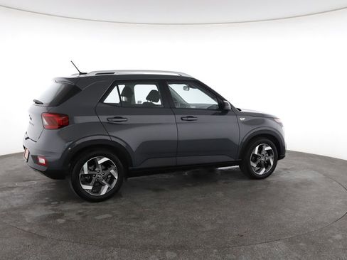 Used 2025 Hyundai Venue SEL image 13