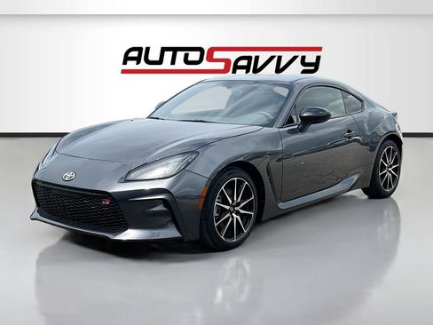 Used 2025 Toyota GR86 w/ ALL Weather Mat Package (TMS) RWD image 3