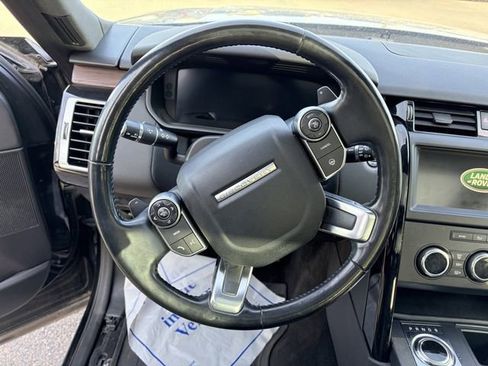 Used 2018 Land Rover Discovery SE image 6