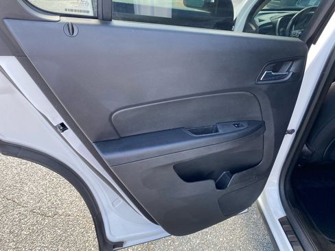 Used 2013 Chevrolet Equinox LT w/ Safety Package image 17