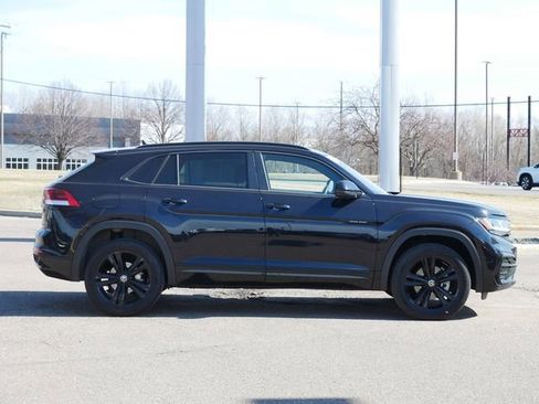 Certified 2023 Volkswagen Atlas Cross Sport SEL R-Line image 8