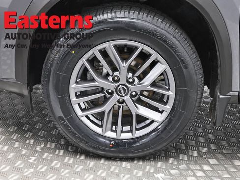 Used 2023 Nissan Rogue S AWD/4WD image 33
