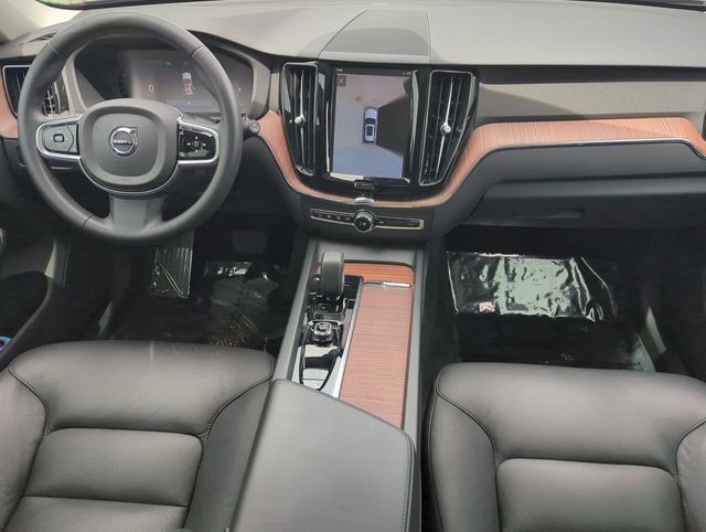 Used 2023 Volvo XC60 B5 Plus w/ Climate Package FWD image 16
