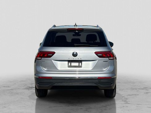 Used 2024 Volkswagen Tiguan SE AWD/4WD image 6