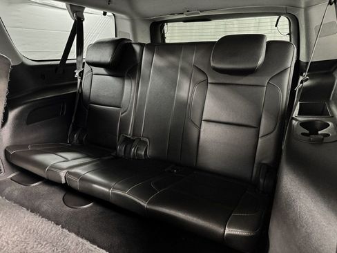 Used 2019 Chevrolet Suburban LT image 9