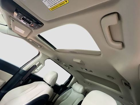 New 2026 Kia Carnival SX Prestige image 23