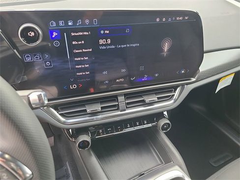 New 2026 Chevrolet Equinox EV LT image 30