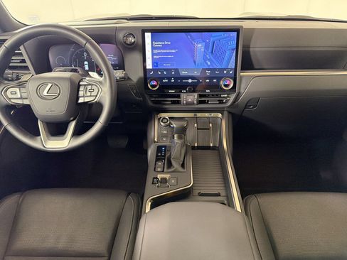 Used 2025 Lexus GX 550 w/ Accessory Package (2T) AWD/4WD image 17
