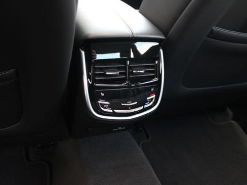 Used 2013 Cadillac XTS Premium FWD image 24