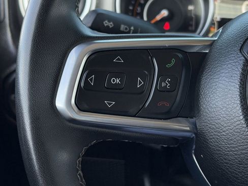 Used 2023 Jeep Gladiator Overland image 16