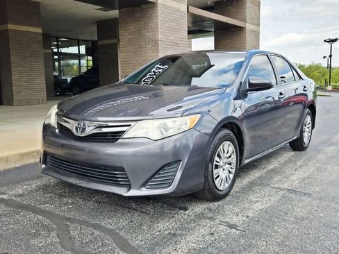 Used 2012 Toyota Camry LE image 3