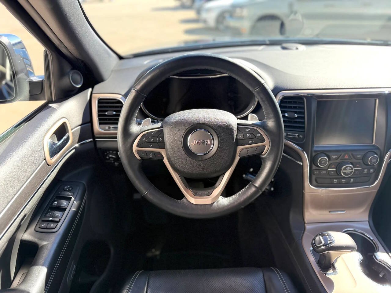 Used 2015 Jeep Grand Cherokee Limited w/ Luxury Group II AWD/4WD image 16