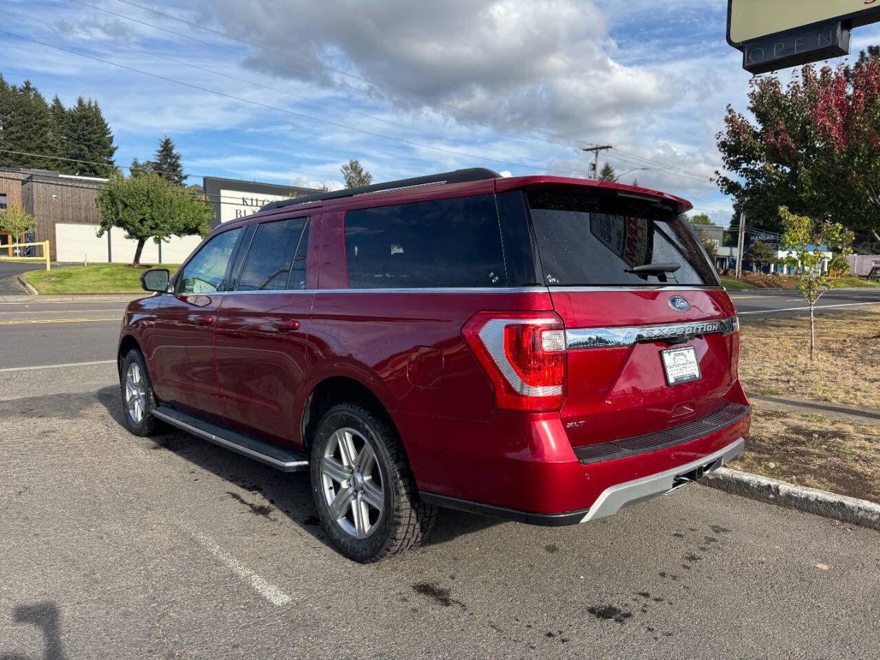 Used 2019 Ford Expedition Max XLT w/ Equipment Group 202A AWD/4WD image 4