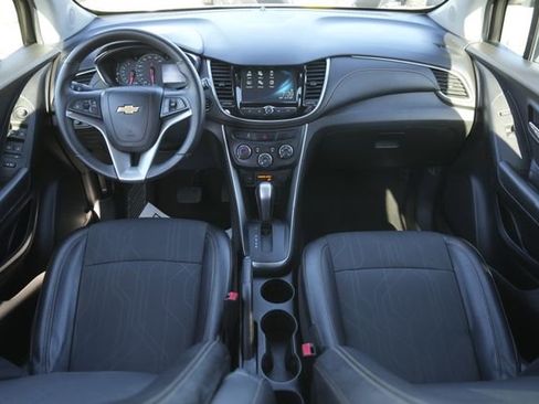 Used 2017 Chevrolet Trax LT w/ LT Convenience Package image 20