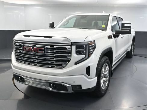 Used 2023 GMC Sierra 1500 Denali w/ Technology Package AWD/4WD image 13