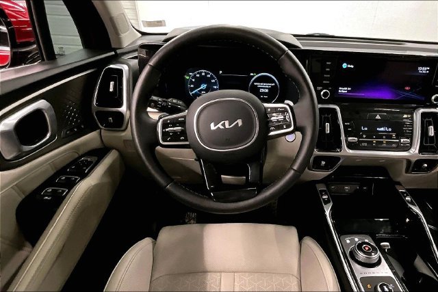 Used 2022 Kia Sorento SX Prestige w/ Panoramic Sunroof Package AWD/4WD image 6