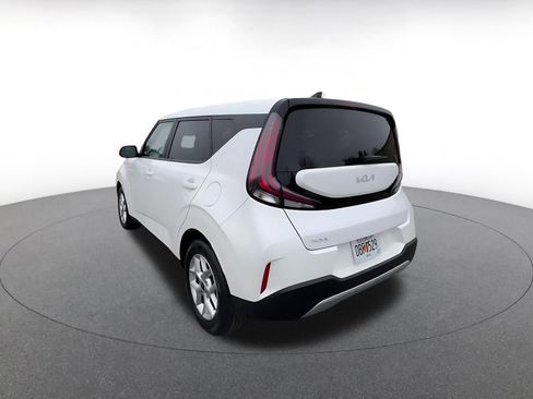 Used 2025 Kia Soul LX w/ LX Technology Package image 11