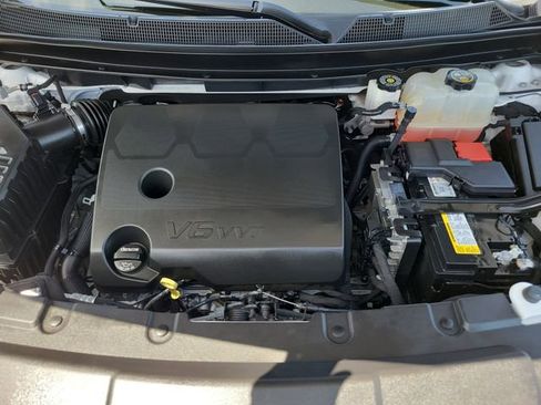 Used 2023 Chevrolet Traverse Premier AWD/4WD image 35
