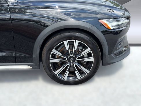 Used 2020 Volvo V60 T5 Cross Country w/ Protection Package Premier AWD/4WD image 12