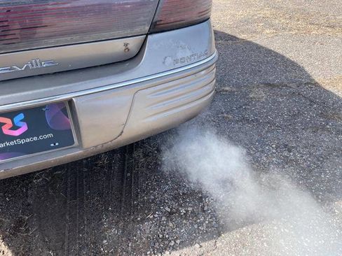 Used 2001 Pontiac Bonneville SE image 44