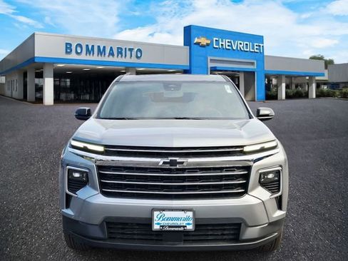 New 2026 Chevrolet Traverse LT w/ Sun and Wheel Package AWD/4WD image 5