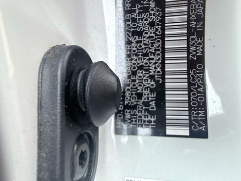 Used 2013 Toyota Prius Three image 18