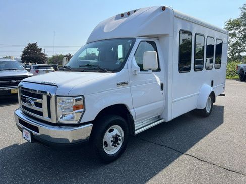 Used 2019 Ford E-350 and Econoline 350 Super Duty w/ Shuttle Bus Prep Package RWD image 3