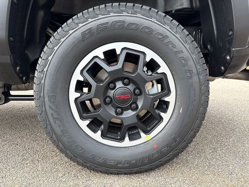 New 2025 Toyota Tacoma TRD Off-Road image 10