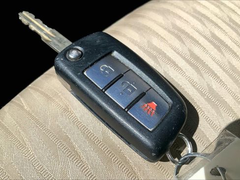 Used 2017 Nissan Rogue S FWD image 15