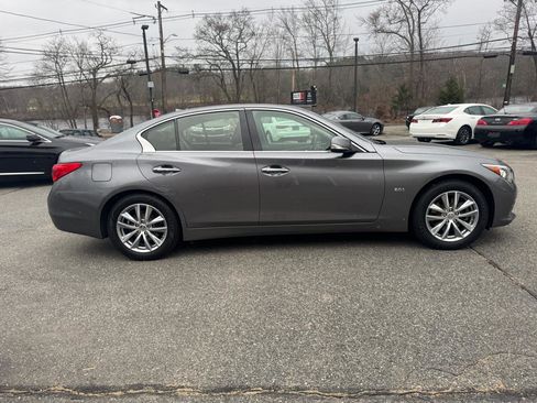 Used 2016 INFINITI Q50 Premium image 7