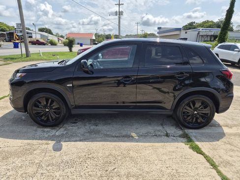 Used 2025 Mitsubishi Outlander Sport LE AWD/4WD image 2