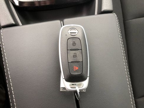 Certified 2025 Nissan Rogue S image 28